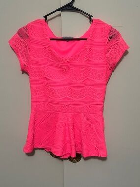 Charlotte Russe Women’s Neon Pink Lace Peplum Top